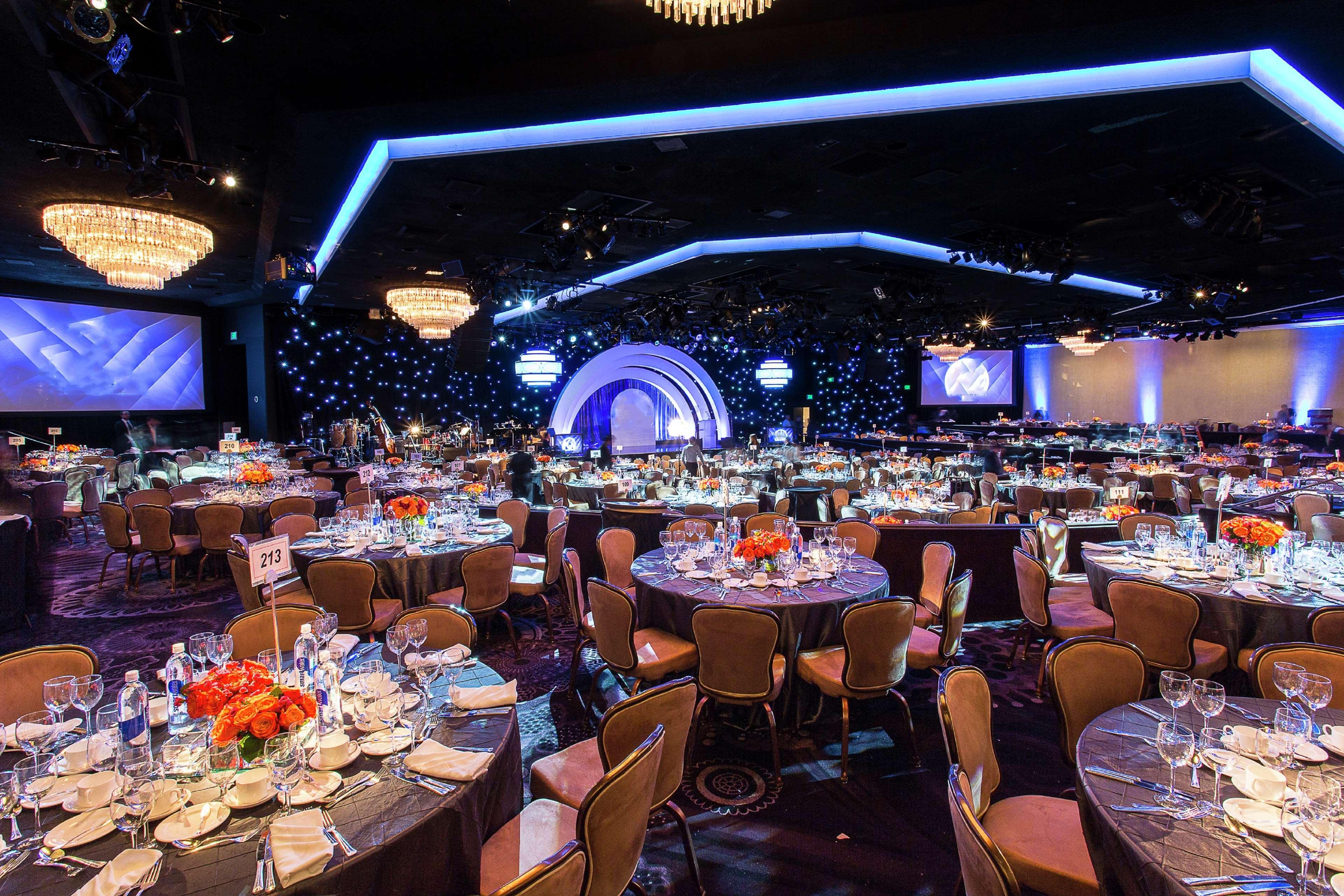 The Beverly Hilton Los Angeles Buitenkant foto